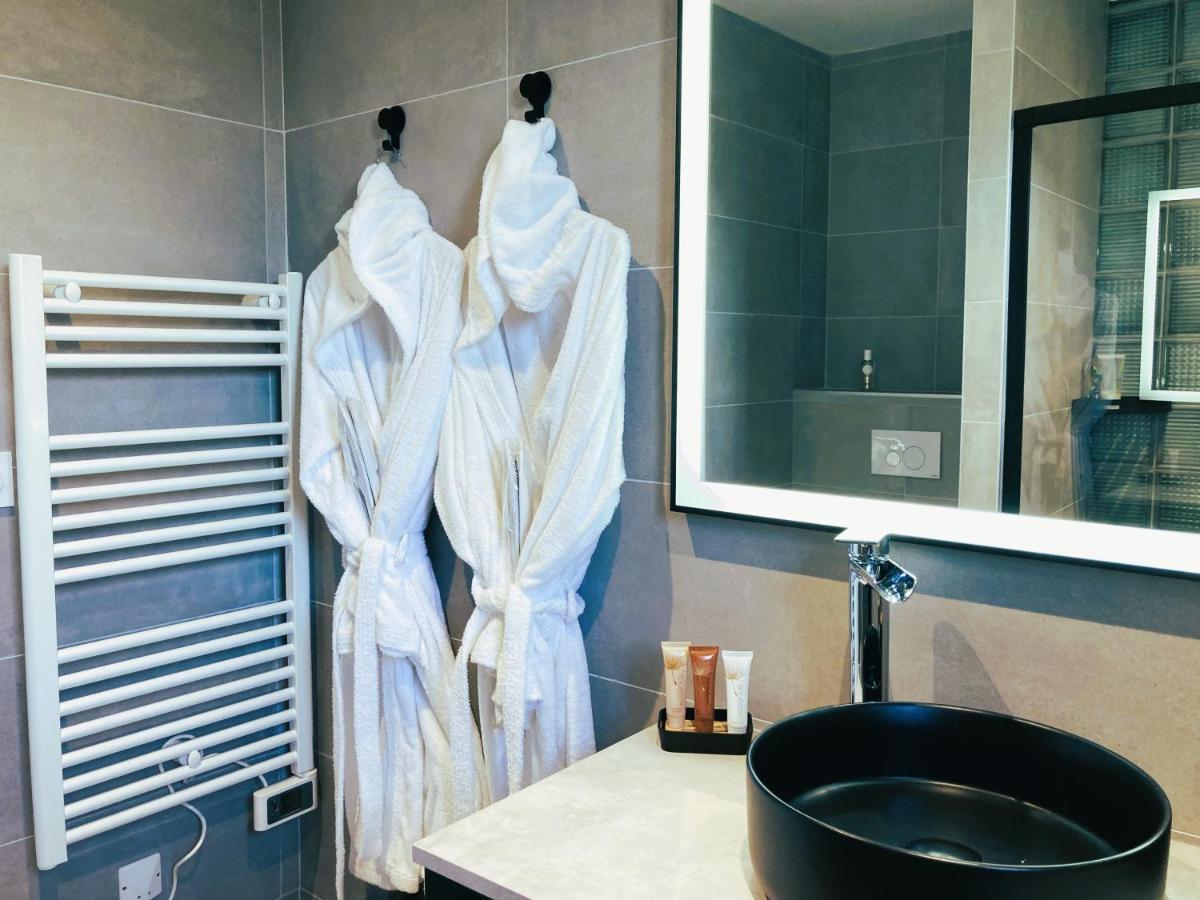 Studio & Spa La Discrete Saint-Évarzec Exteriör bild